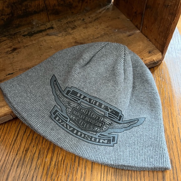Harley-Davidson Accessories - 🤩 HARLEY DAVIDSON Ladies AUTHENTIC BEANIE in Medium Gray- LIKE NEW‼️🏍🏍🏍